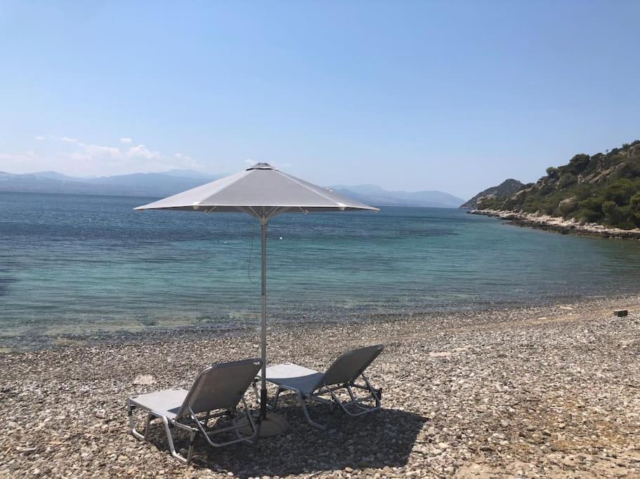 House By The Sea At Skaloma, Loutraki Villa Limni Vouliagmenis Exterior foto